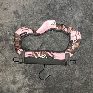Mossy Oak & Browning brand pink steering wheel cover brand new